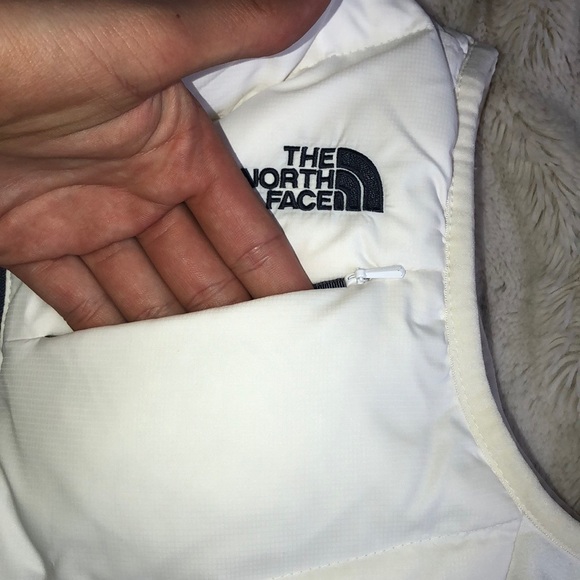 North Face Fitted 600 Down Vest - Picture 4 of 8